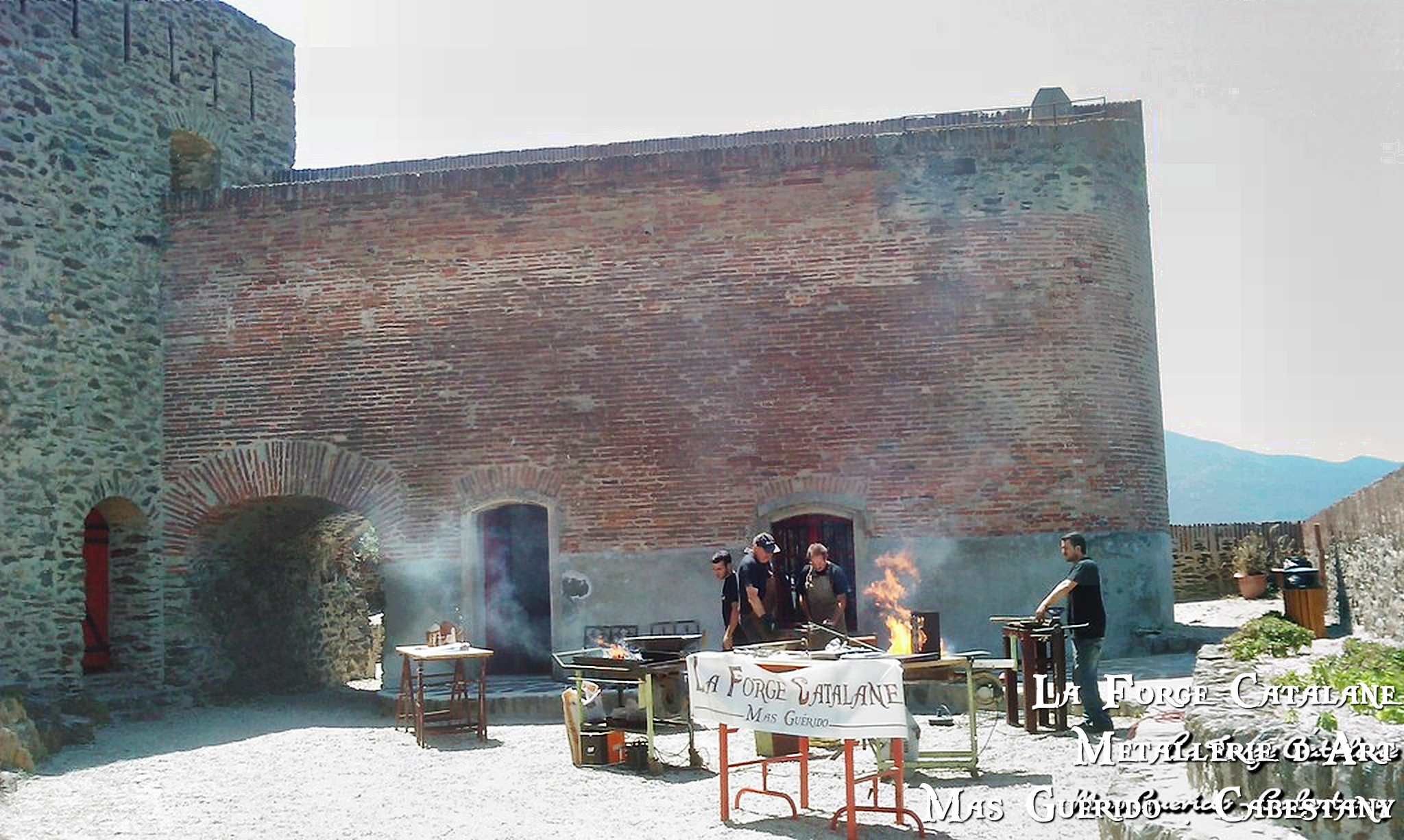 Demonstration forge fort saint elme collioure 2010 forge catalane.jpg
